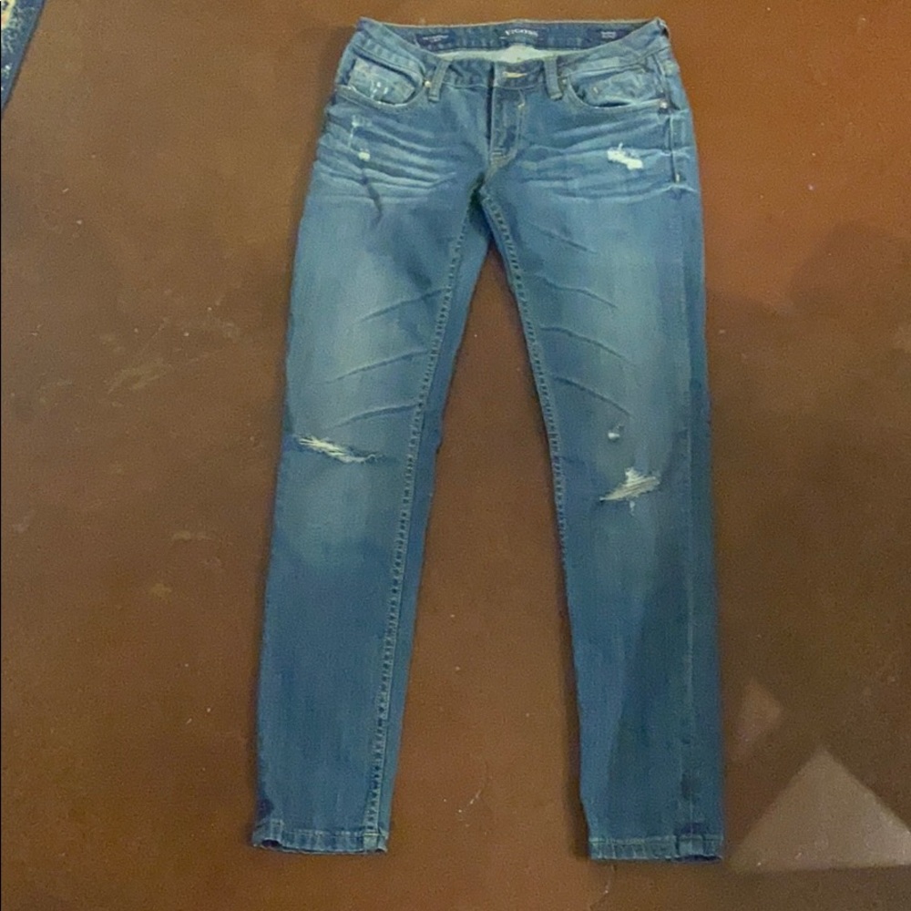 Jeans with holes